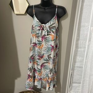 Never been worn super comfortable roxy dress